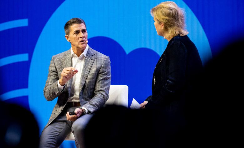 Rising Emea 2023 Carl Eschenbach and Angelique De Vries 780px
