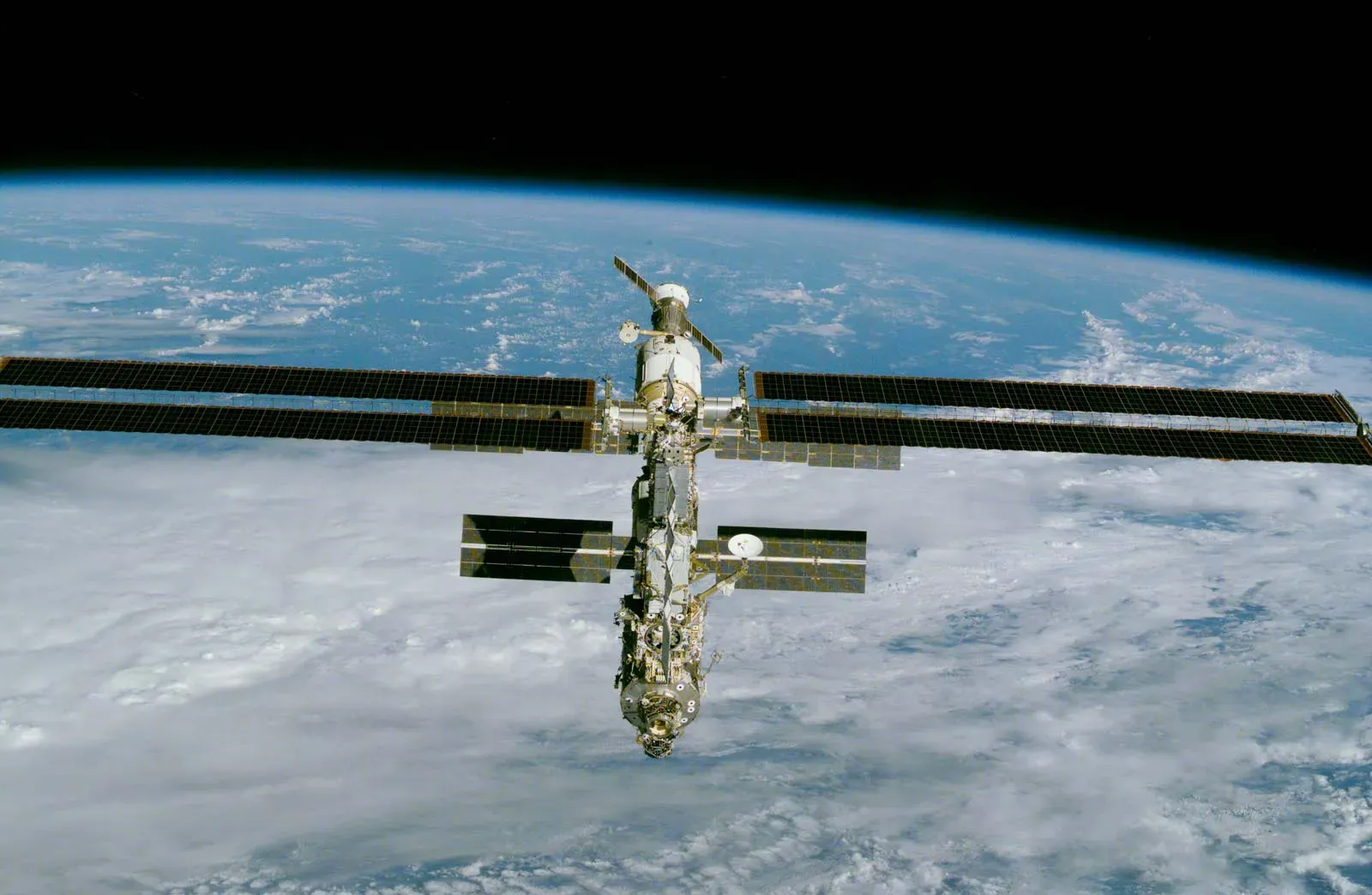 Space Shuttle Endeavour International Space Station Spacecraft December 9 2000
