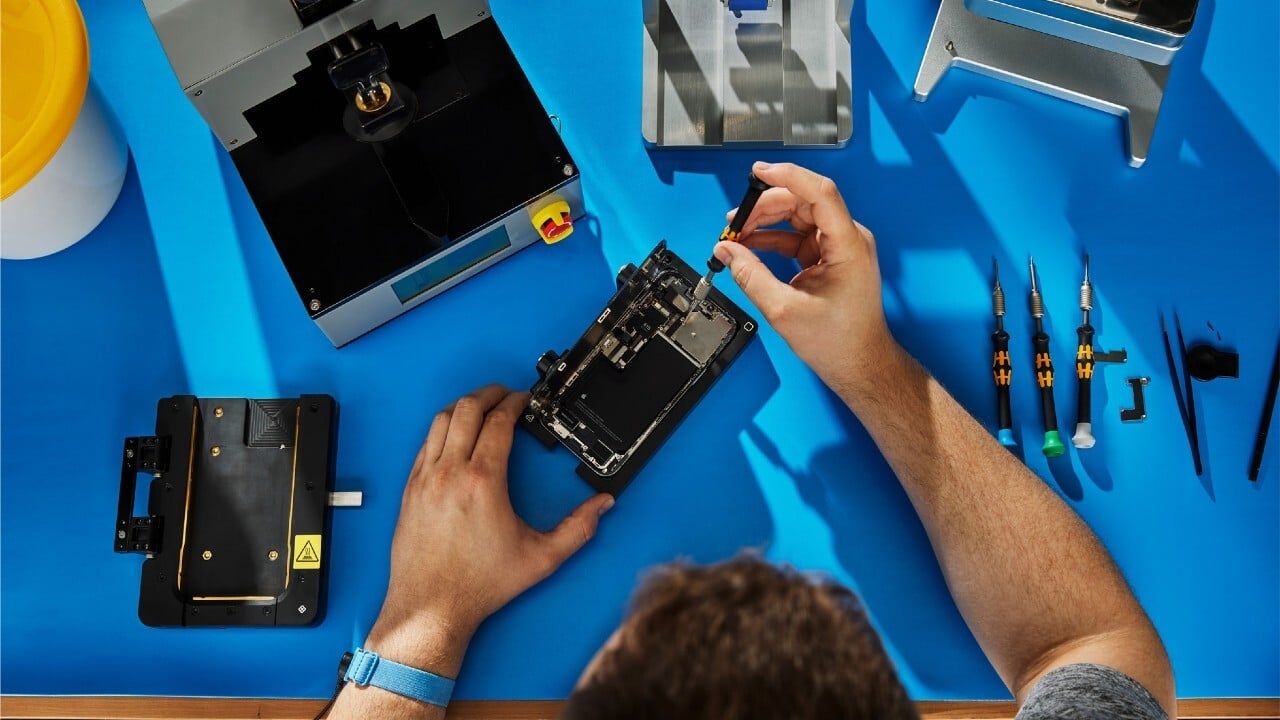 Full Service or DIY the Best Ways to Get Your Phone Repaired E5ty