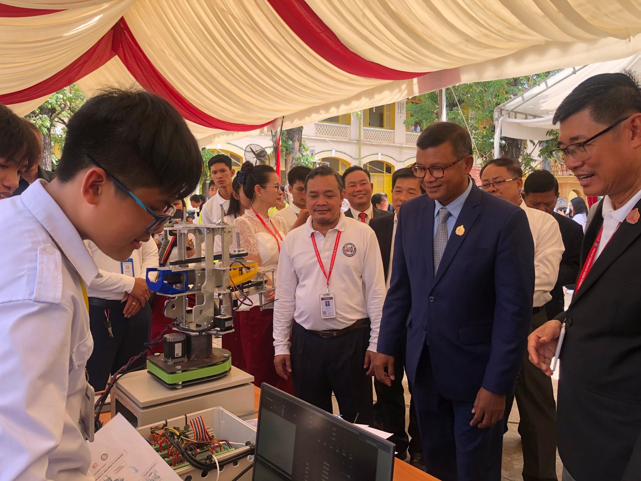 371801733 693900402778494 3999418122462213750 N