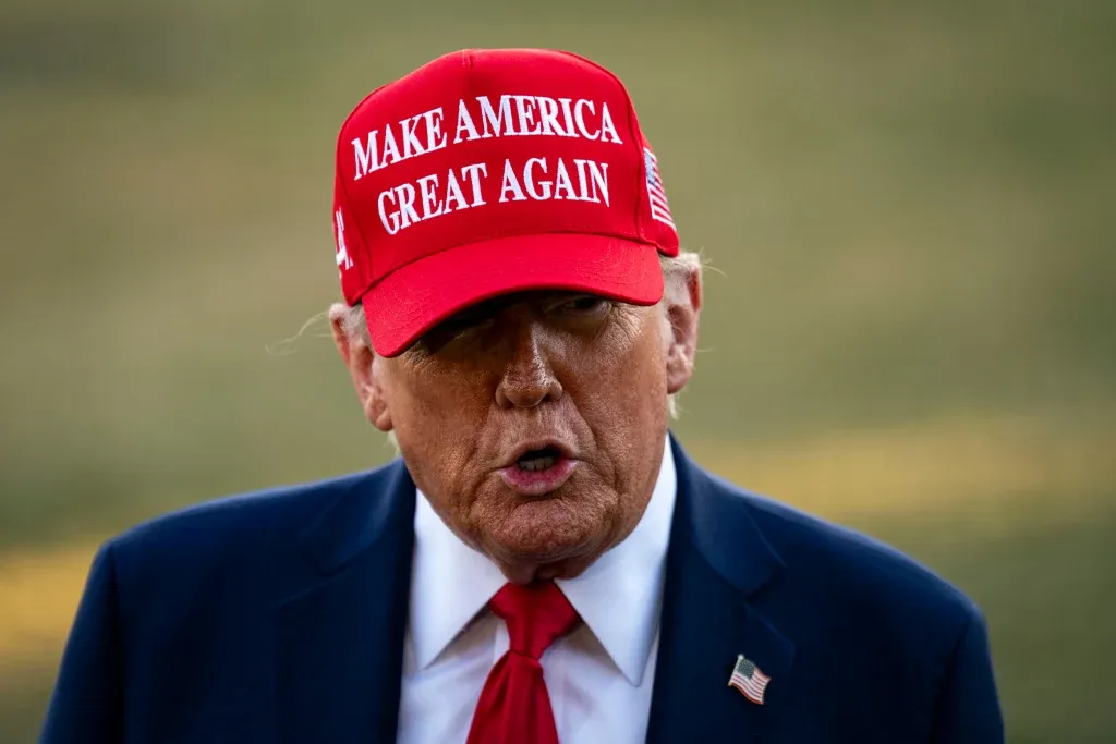 250424 Donald Trump Hat Ew 203p Dbe2c4