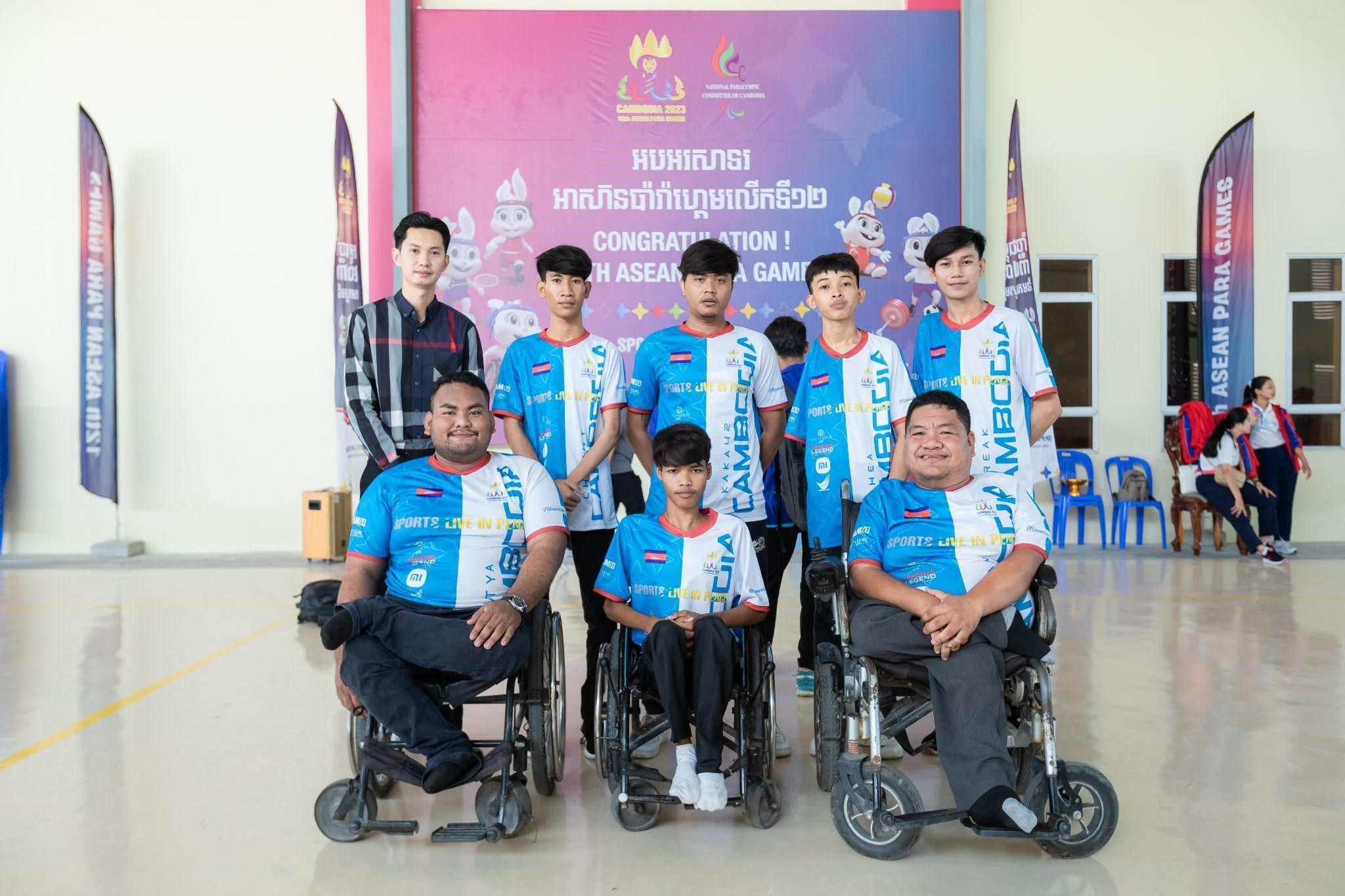 ដដដ