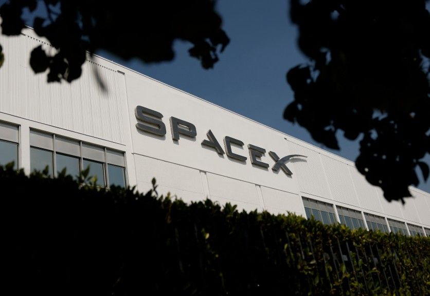 Hawthorne California August 04 Spacex Logo