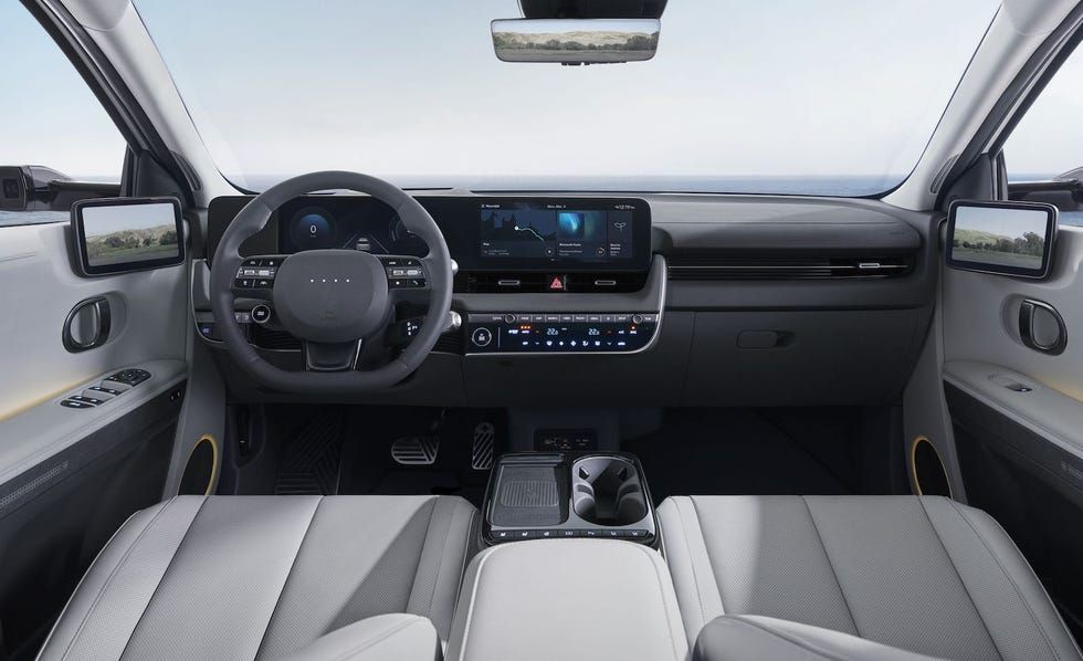 2025 Hyundai Ioniq 5 Interior 65e5e57329af1.jpg