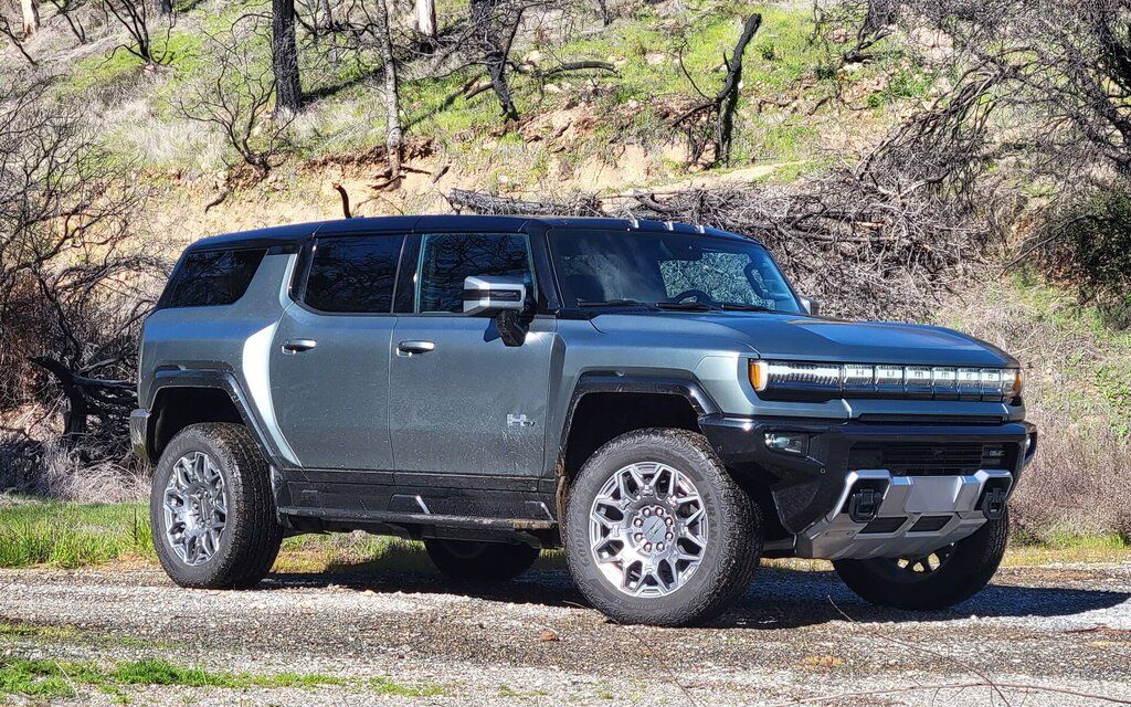566610 Gmc Hummer Ev Suv 2024 Il Faut De Tout Pour Faire Un Monde.jpeg