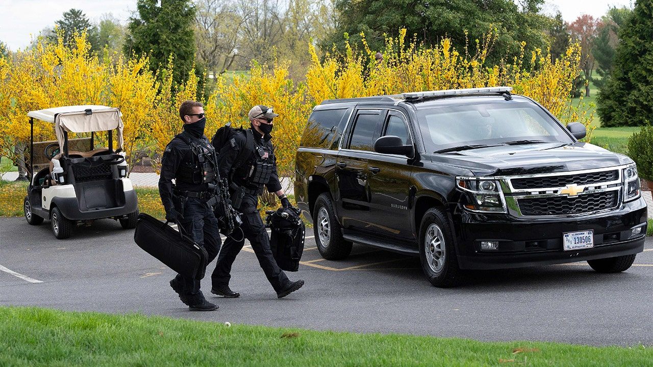 Secret Service Apologizes After Breaking Into Massachusetts Salon to Use.jpg