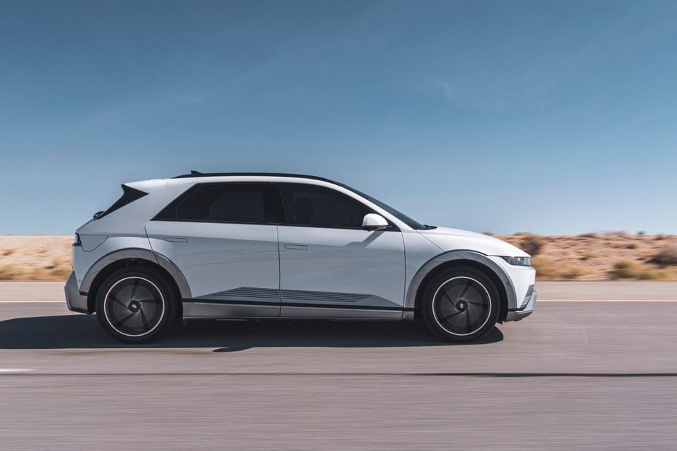 2025 Hyundai Ioniq 5 137 67ae40f7cec25.jpg