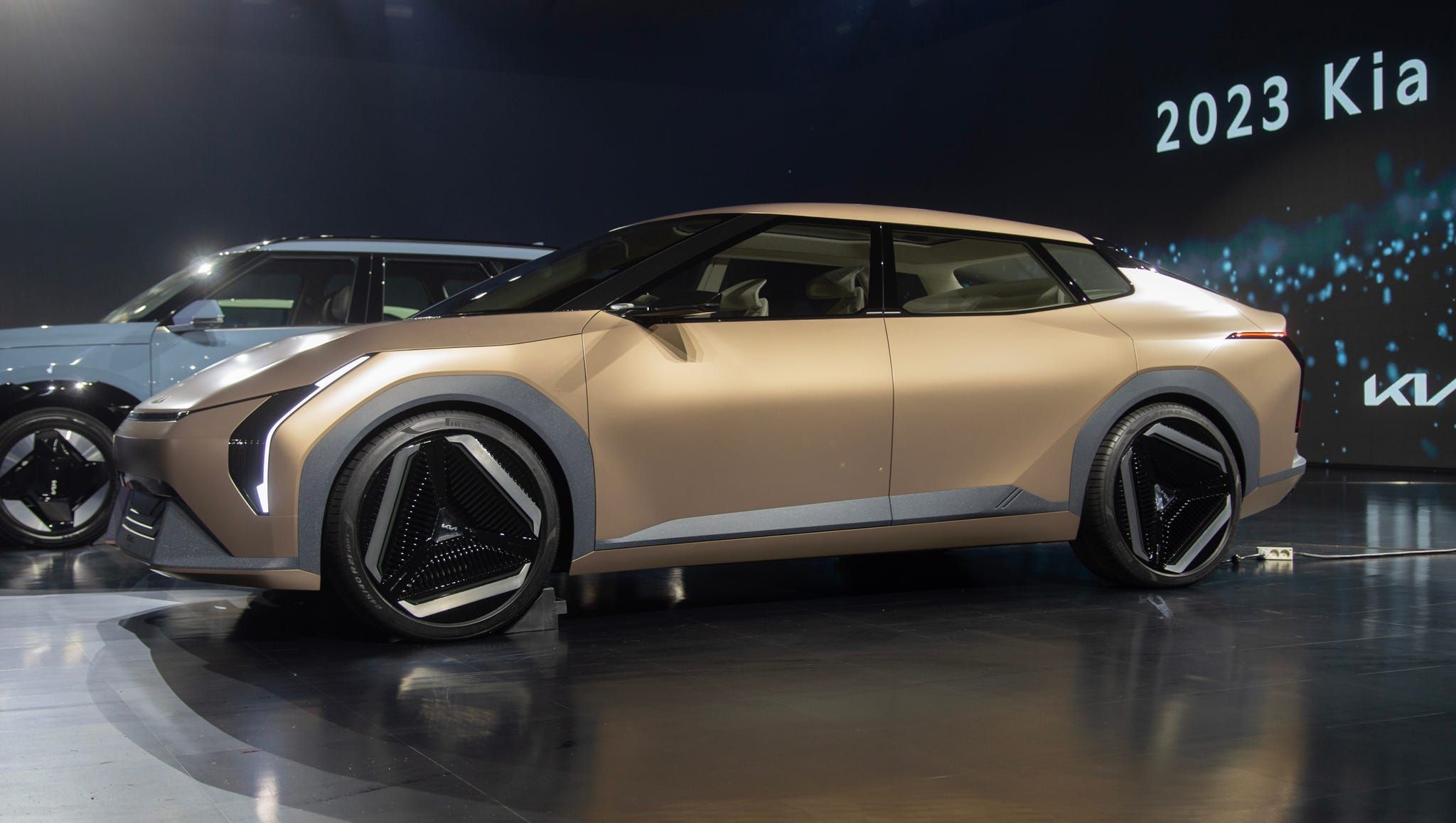 Kia Concept Ev4 003 6525c9d2f1603.jpg