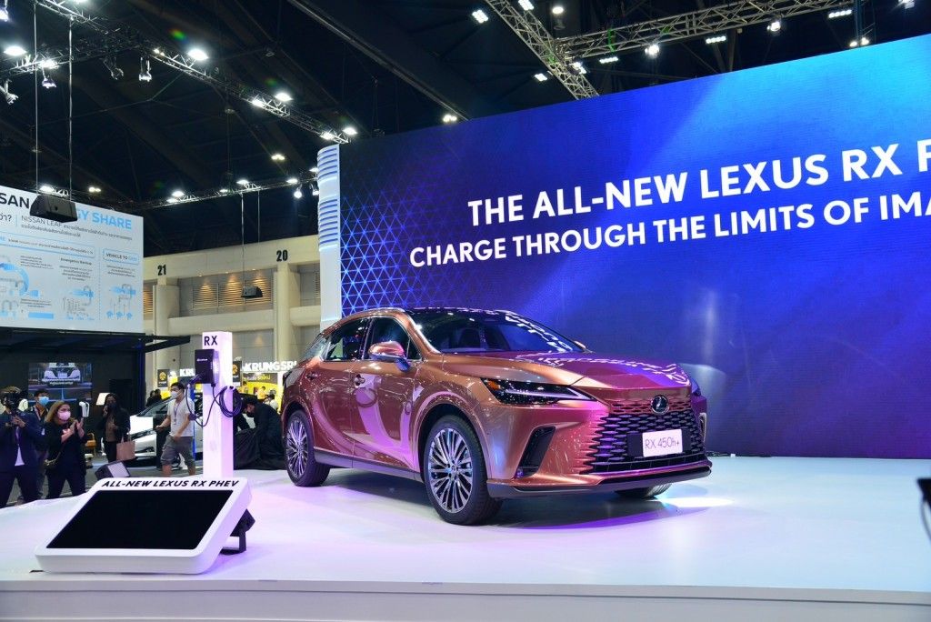 Line Album Lexus 221202 2 1024x684